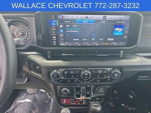 Used 2024 Jeep Gladiator Mojave w/ Convenience Group AWD/4WD image 15
