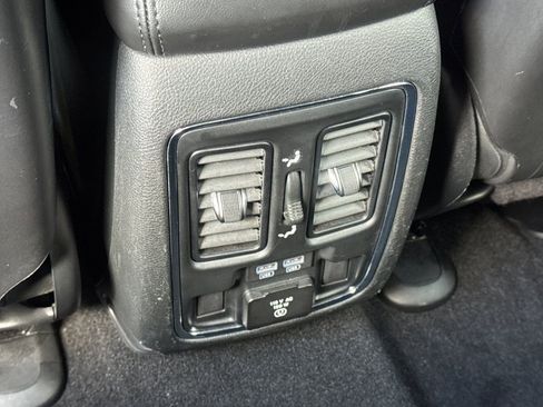 Used 2021 Jeep Grand Cherokee Limited w/ Premium Lighting Group AWD/4WD image 39