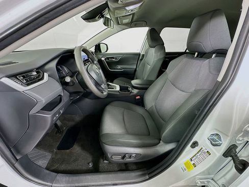 Certified 2025 Toyota RAV4 XLE image 21
