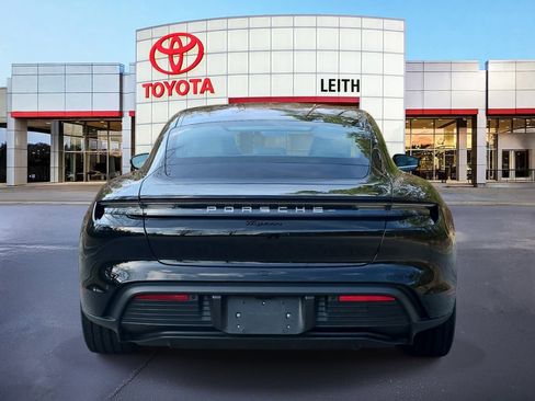 Used 2021 Porsche Taycan image 5