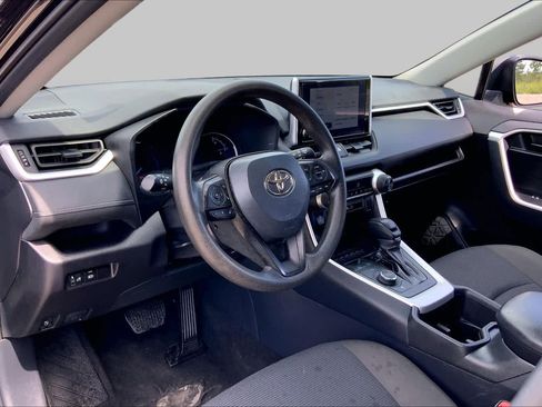 Used 2025 Toyota RAV4 LE AWD/4WD image 17