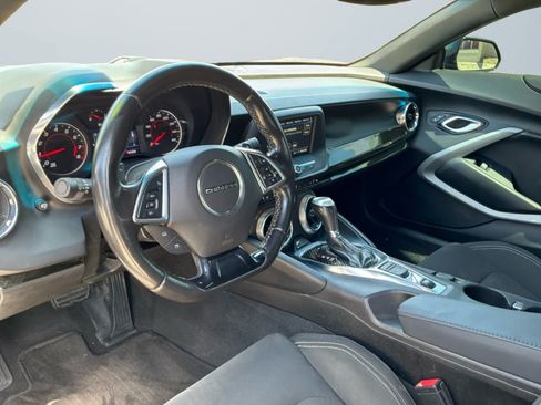 Used 2019 Chevrolet Camaro LT RWD image 10