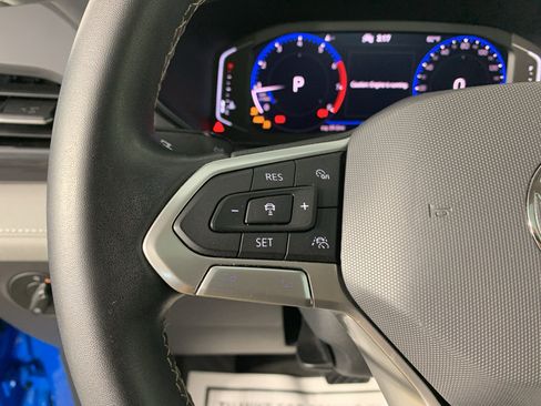 Used 2022 Volkswagen Taos SEL w/ Panoramic Sunroof Package FWD image 18