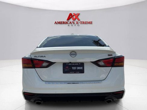 Used 2023 Nissan Altima 2.5 SR w/ SR Premium Package image 4