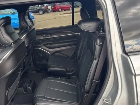 Certified 2024 Jeep Grand Cherokee L Overland w/ Luxury Tech Group IV image 9