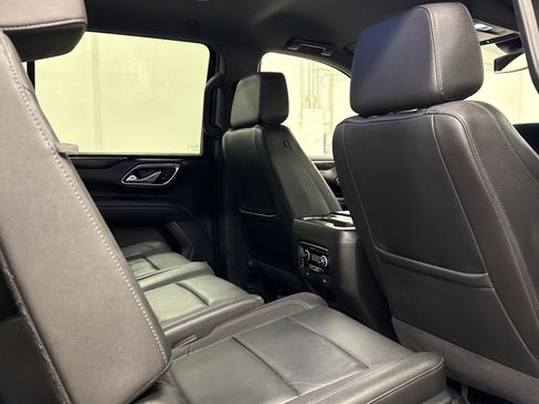 Used 2023 Chevrolet Suburban LT image 19