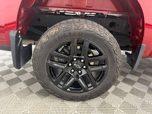 Used 2023 Chevrolet Silverado 1500 LT Trail Boss w/ LPO, Dark Essentials Package image 18