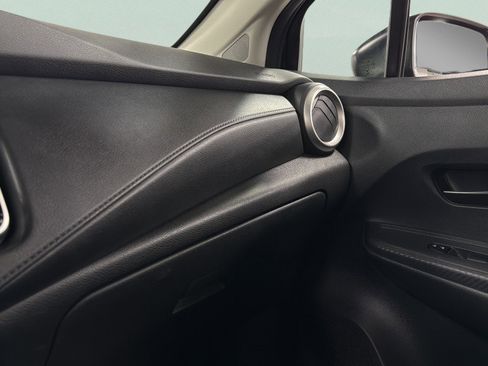 Used 2022 Nissan Versa S w/ Trunk Package FWD image 31