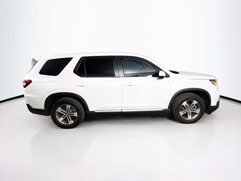 Used 2025 Honda Pilot EX-L image 2