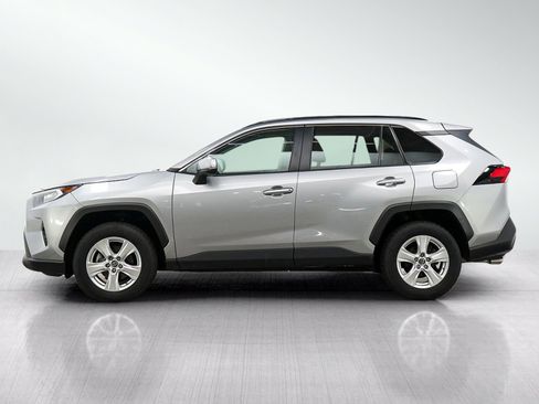 Used 2019 Toyota RAV4 XLE w/ Convenience Package AWD/4WD image 2