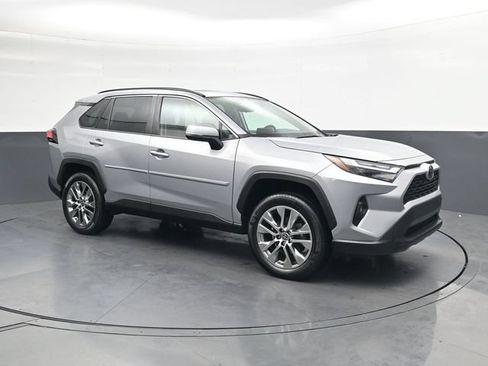 Used 2022 Toyota RAV4 XLE Premium FWD image 2