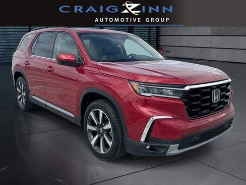 Used 2024 Honda Pilot Touring image 1