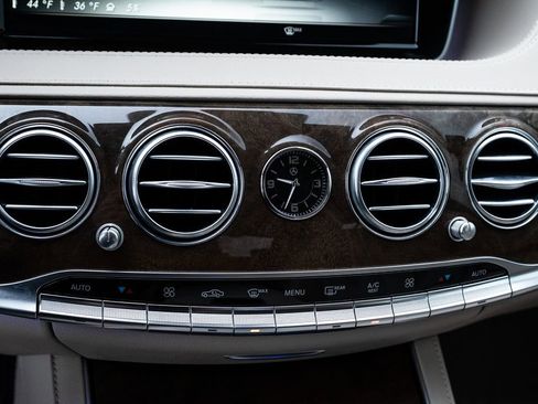 Used 2017 Mercedes-Benz S 550 Sedan image 26