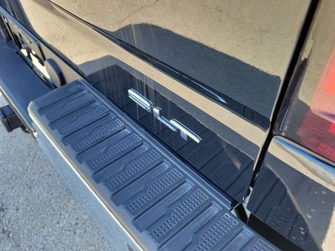 Used 2024 GMC Sierra 1500 SLT RWD image 9