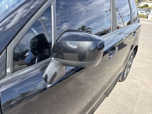 Used 2018 Subaru Forester 2.5i Premium w/ All-Weather Package image 10