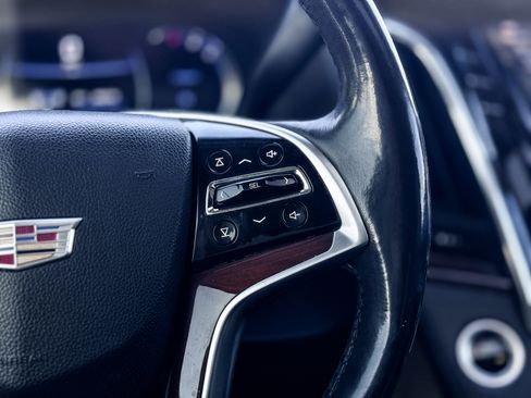 Used 2018 Cadillac Escalade ESV Luxury image 12