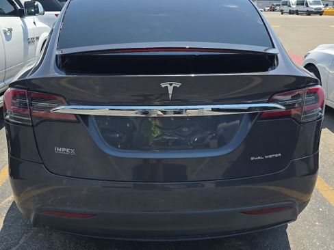 Used 2020 Tesla Model X Long Range AWD/4WD image 3