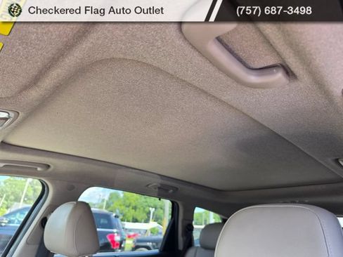Used 2019 Hyundai Santa Fe Limited FWD image 17