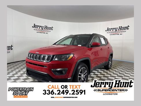 Used 2019 Jeep Compass Latitude image 1