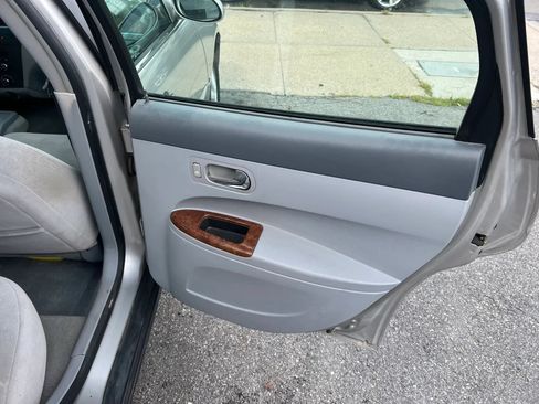 Used 2006 Buick LaCrosse CX FWD image 11