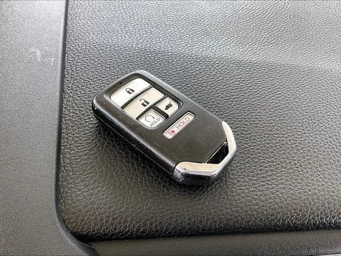 Used 2017 Honda Civic EX-L image 32