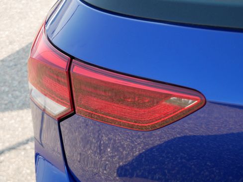 Used 2022 Volkswagen Golf R AWD/4WD image 17