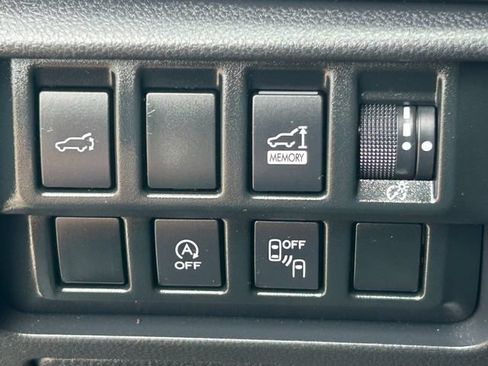 Used 2020 Subaru Forester Premium AWD/4WD image 23