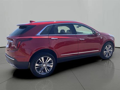 Used 2024 Cadillac XT5 Premium Luxury w/ Technology Package AWD/4WD image 5