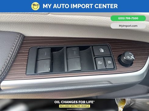Used 2023 Toyota Sienna XLE FWD image 10