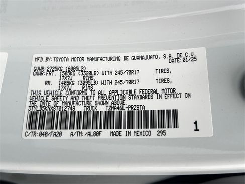 Used 2025 Toyota Tacoma SR image 32