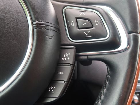 Used 2016 Jaguar XJ R-Sport RWD image 38