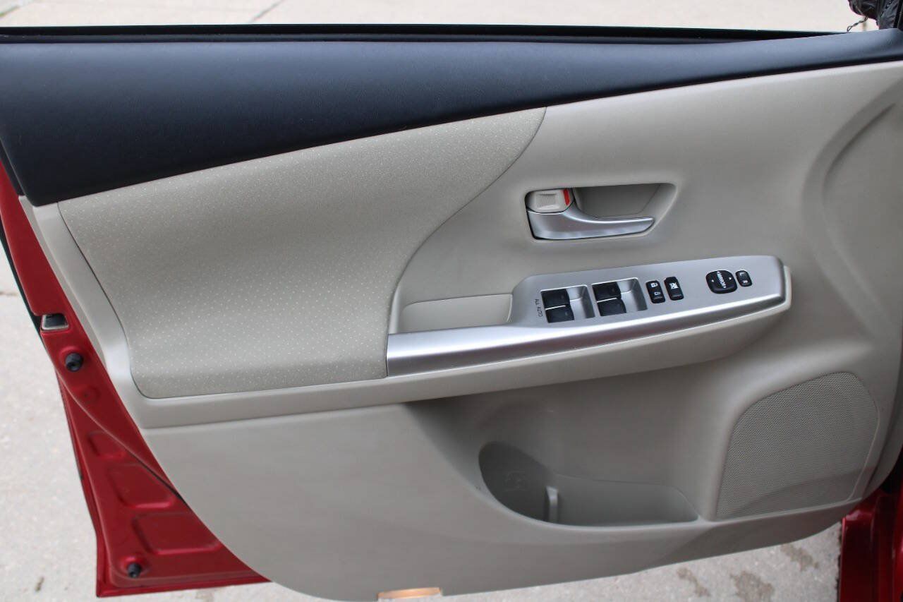 Used 2014 Toyota Prius V Two FWD image 14