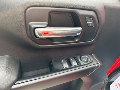 Used 2019 Chevrolet Silverado 1500 Custom Trail Boss w/ Custom Convenience Package image 16