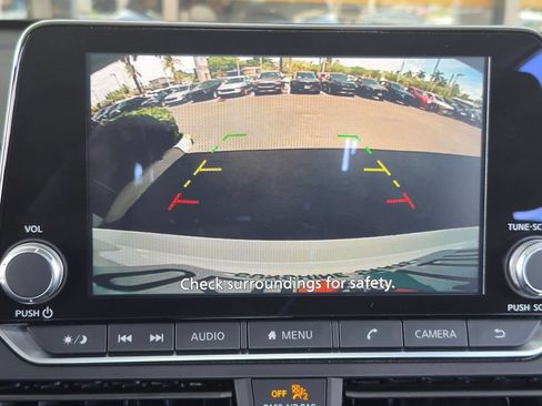 Used 2025 Nissan Altima 2.5 SV FWD image 19