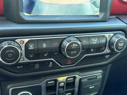 Used 2022 Jeep Gladiator Rubicon w/ LED Lighting Group AWD/4WD image 20