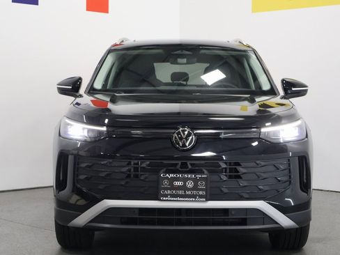 New 2025 Volkswagen Tiguan SE image 7