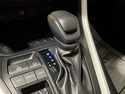 Used 2025 Toyota RAV4 LE FWD image 20