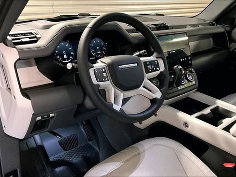 New 2026 Land Rover Defender 110 X-Dynamic SE image 7