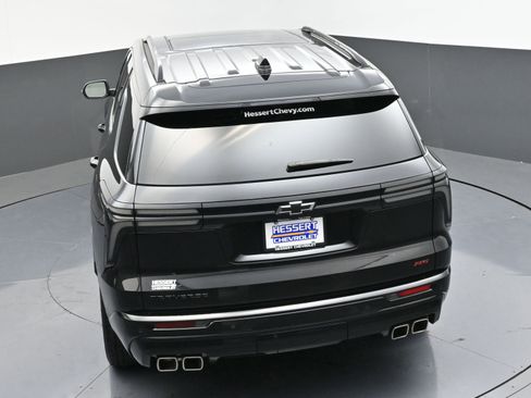Used 2024 Chevrolet Traverse RS FWD image 57