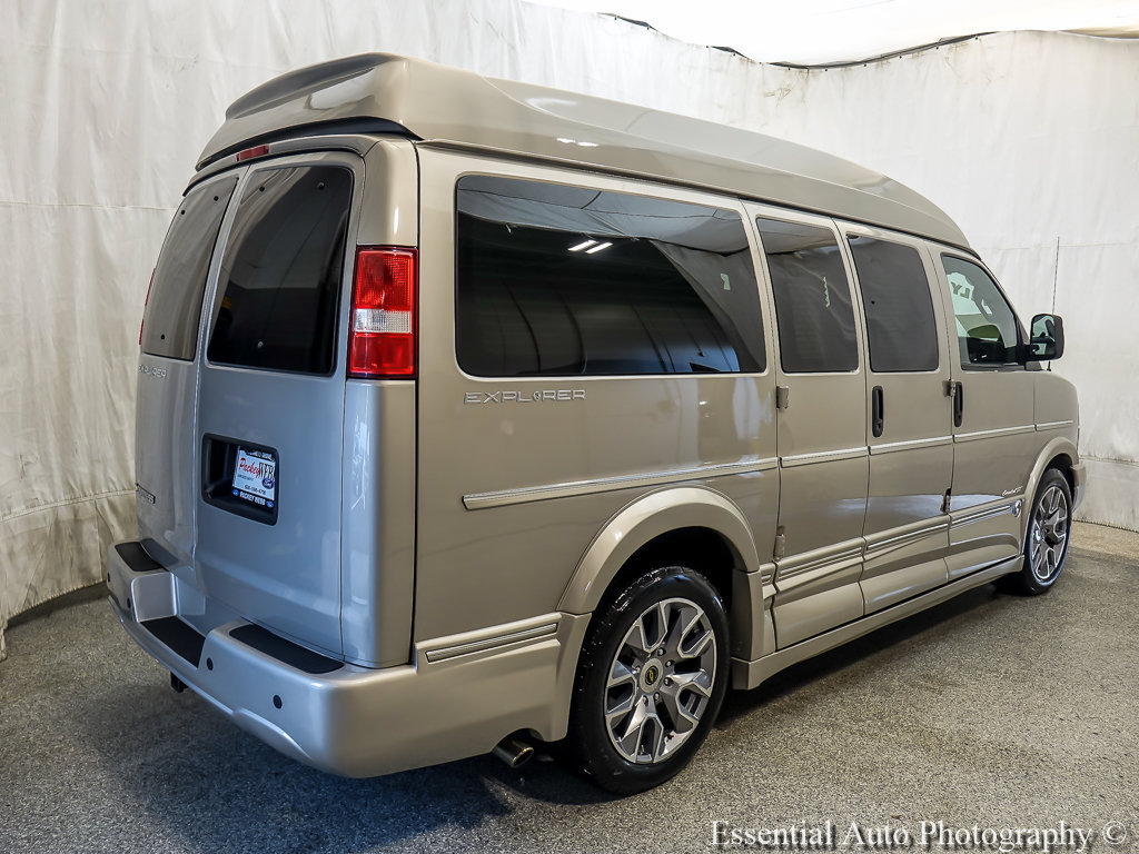 Used 2023 Chevrolet Express 2500 RWD image 8