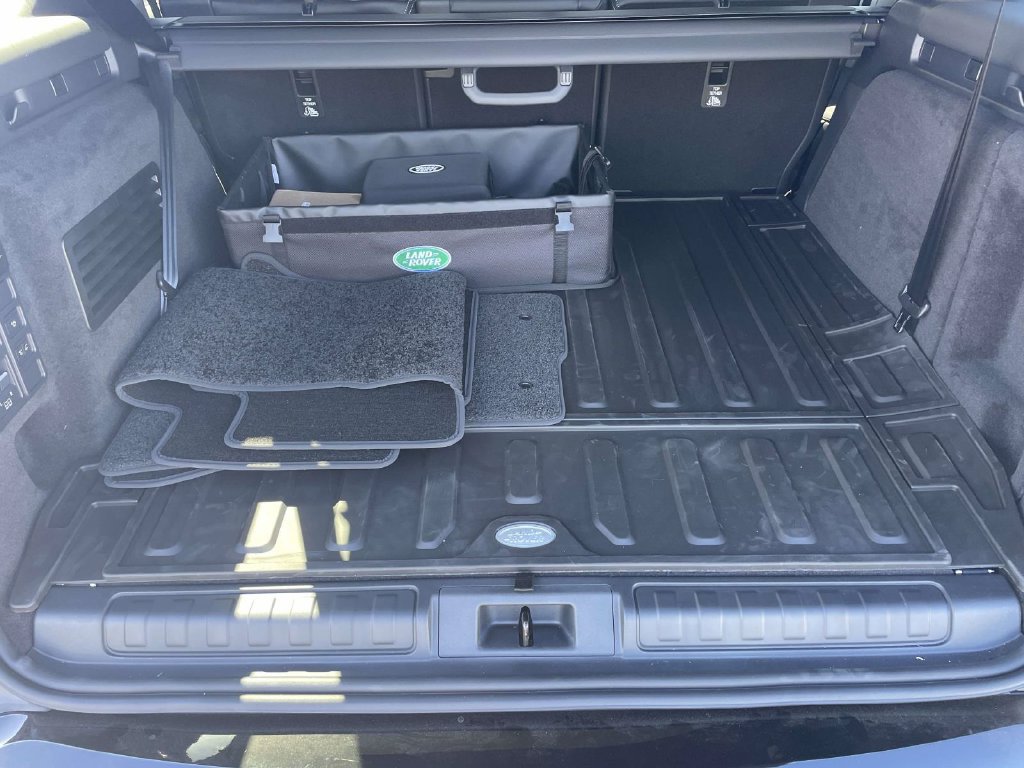 New 2026 Land Rover Discovery Limited Edition AWD/4WD image 13