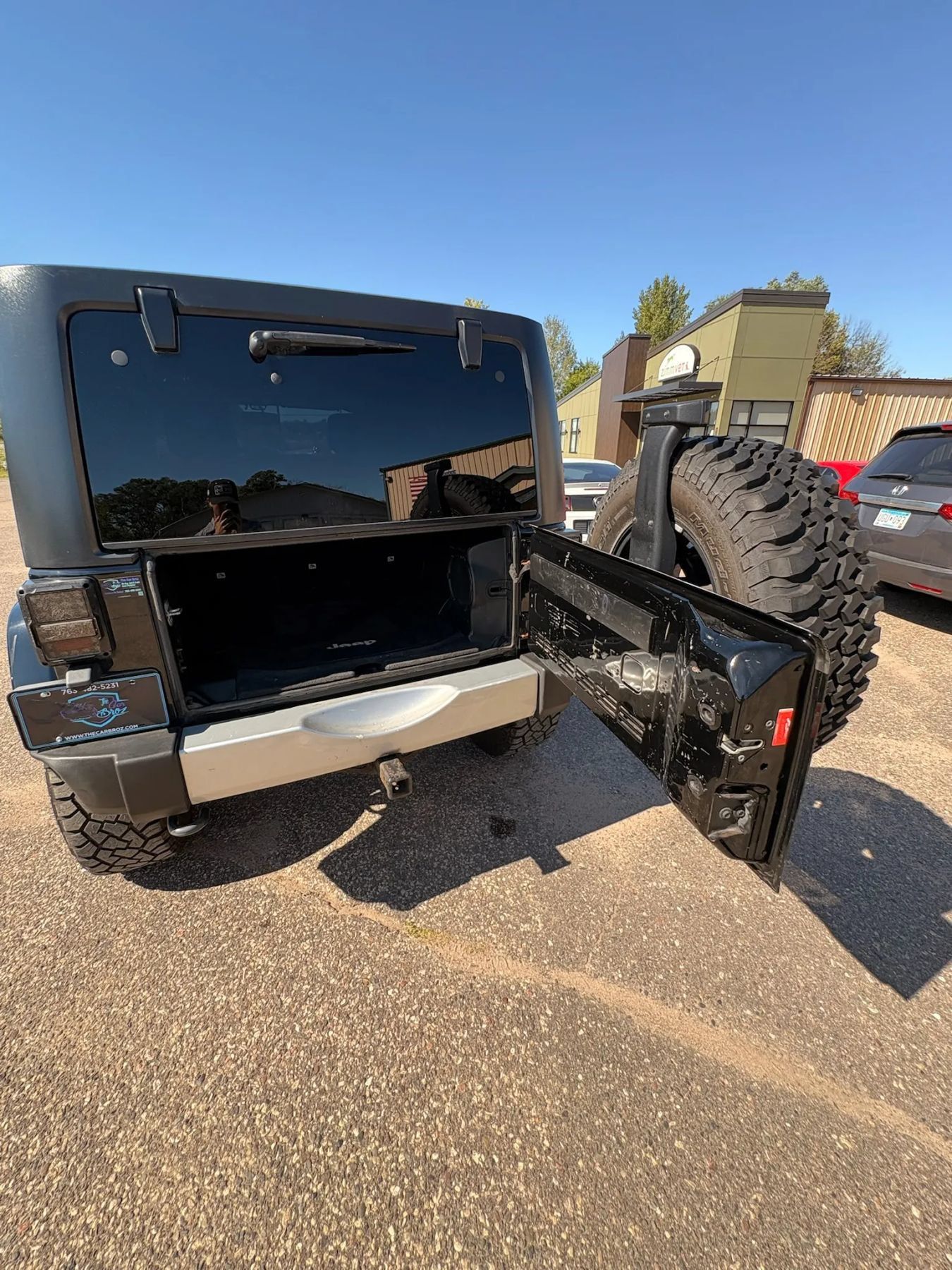Used 2013 Jeep Wrangler Unlimited Sahara AWD/4WD image 38