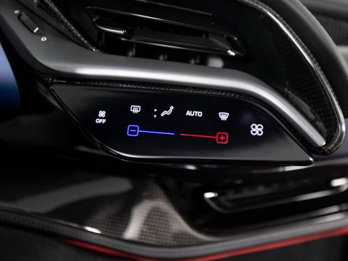 Used 2024 Ferrari SF90 Spider image 23