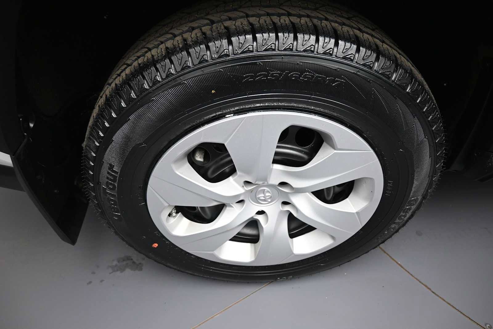 Certified 2023 Toyota RAV4 LE AWD/4WD image 12
