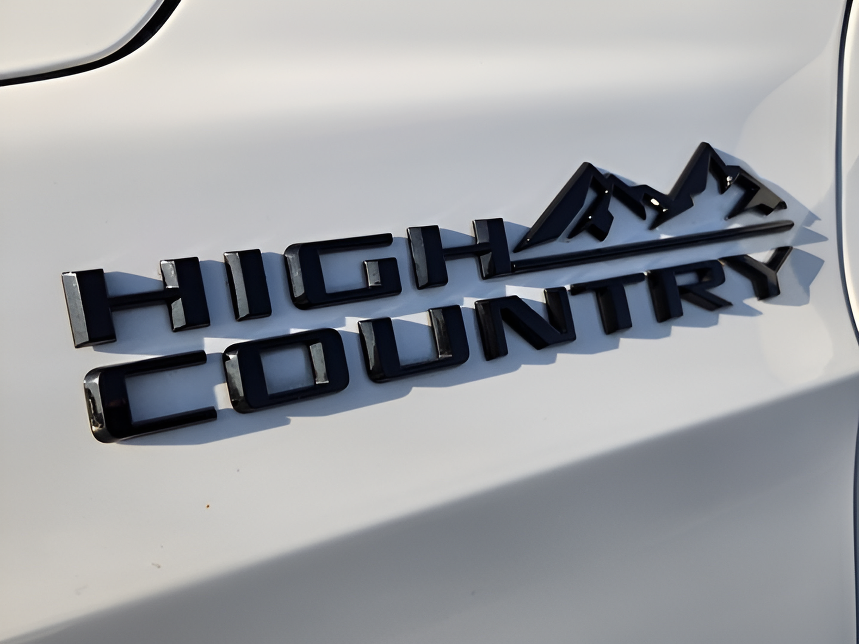 Used 2022 Chevrolet Suburban High Country RWD image 36