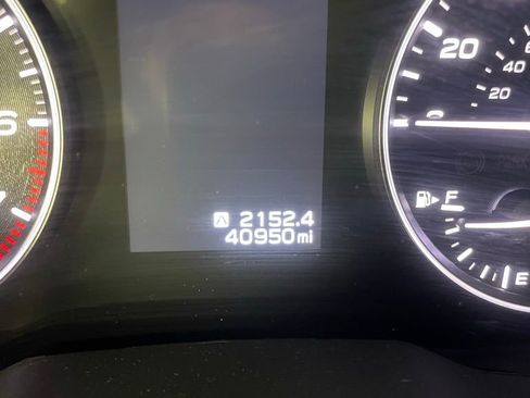 Used 2023 Subaru Outback Premium image 9