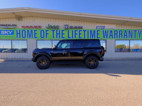 New 2025 Ford Bronco Outer Banks image 3