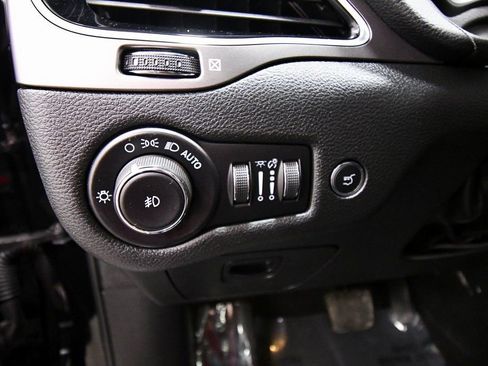 Used 2022 Jeep Cherokee Limited w/ Mopar Interior Package image 19