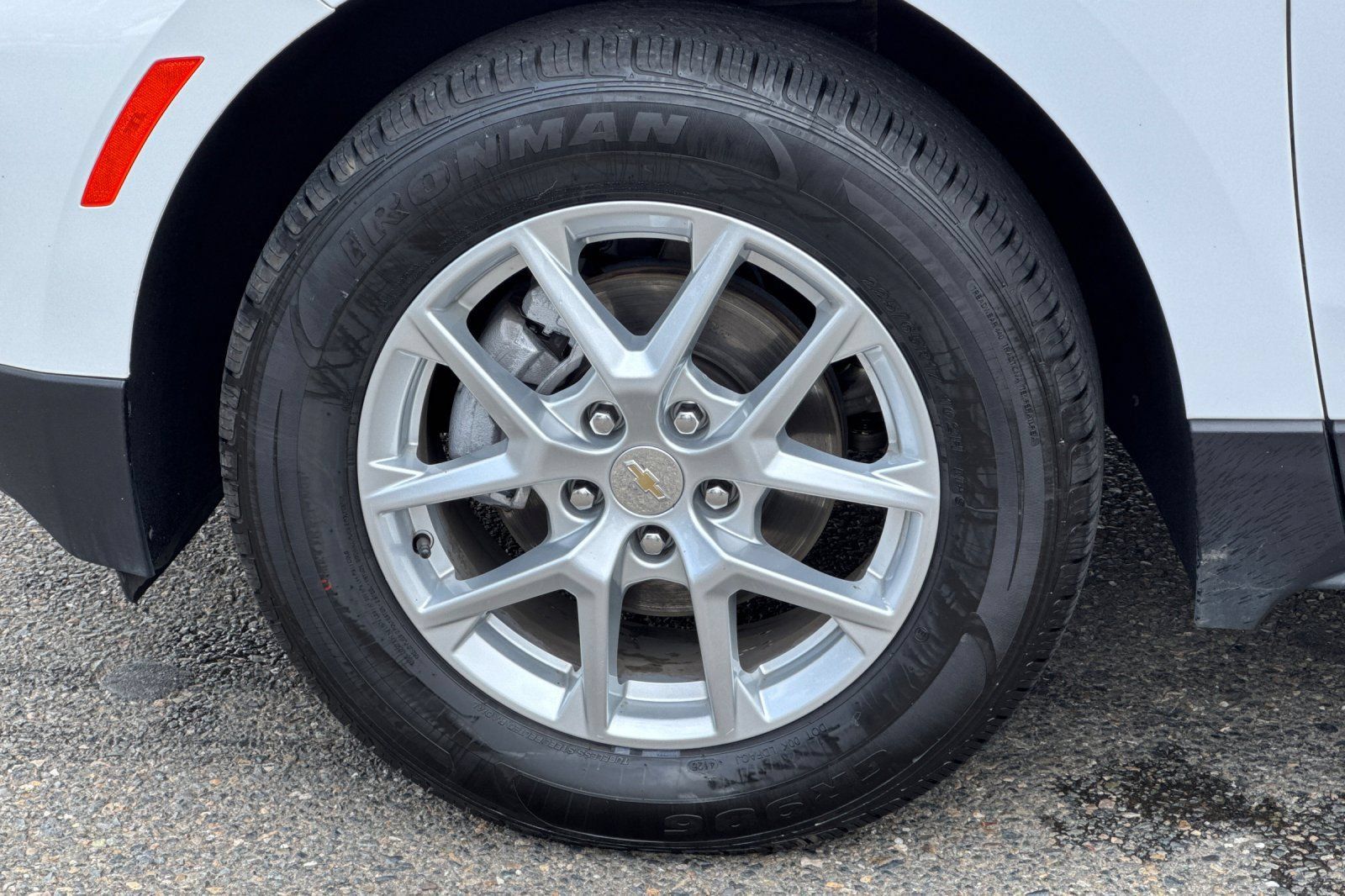 Used 2024 Chevrolet Equinox LT AWD/4WD image 44