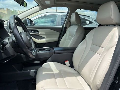 Used 2023 Nissan Rogue SV w/ SV Premium B Package image 17